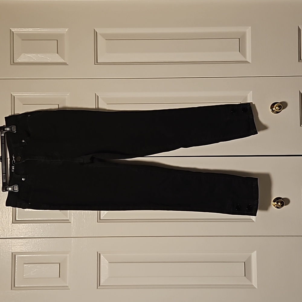 💖  $5 add to bundle DG2 Skinny Jean with buttons at ankle💖